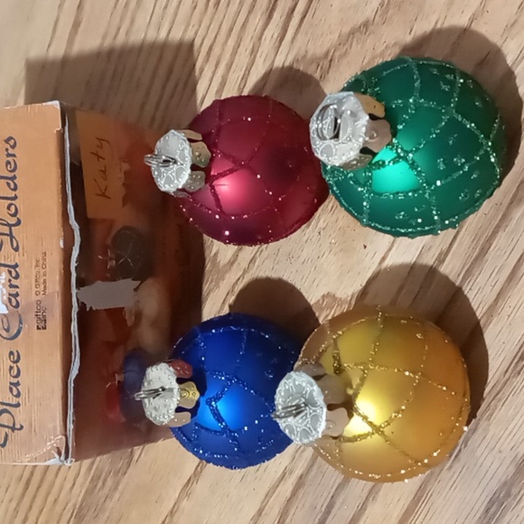 VINTAGE CHRISTMAS PLACE CARD HOLDERS ORNAMENTS - Picture 2 of 12